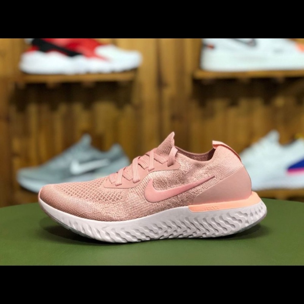 Nike tennis shoes